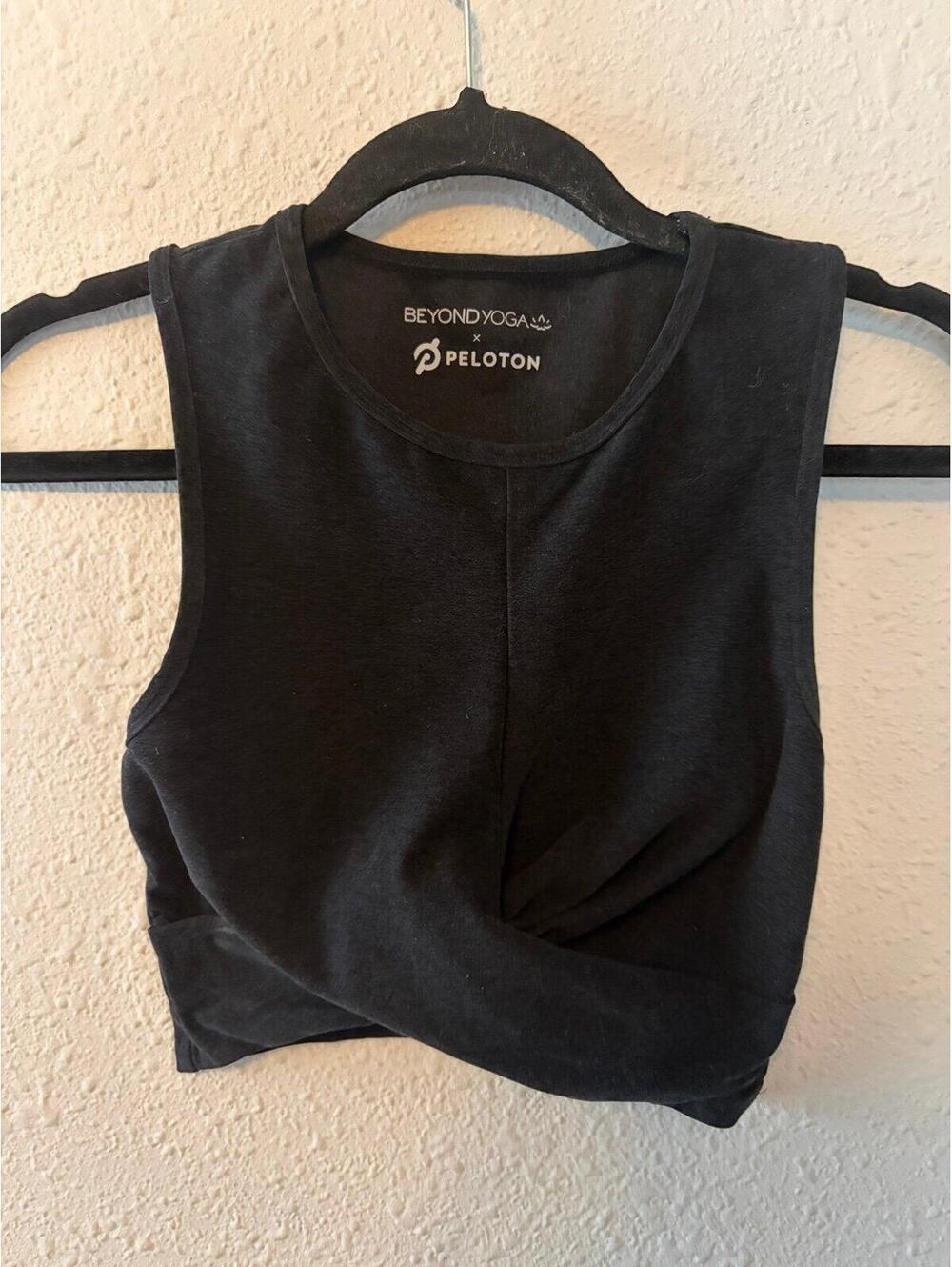 Beyond Yoga x Peloton Cropped Tank Charcoal Grey. Size removed but best for a S.